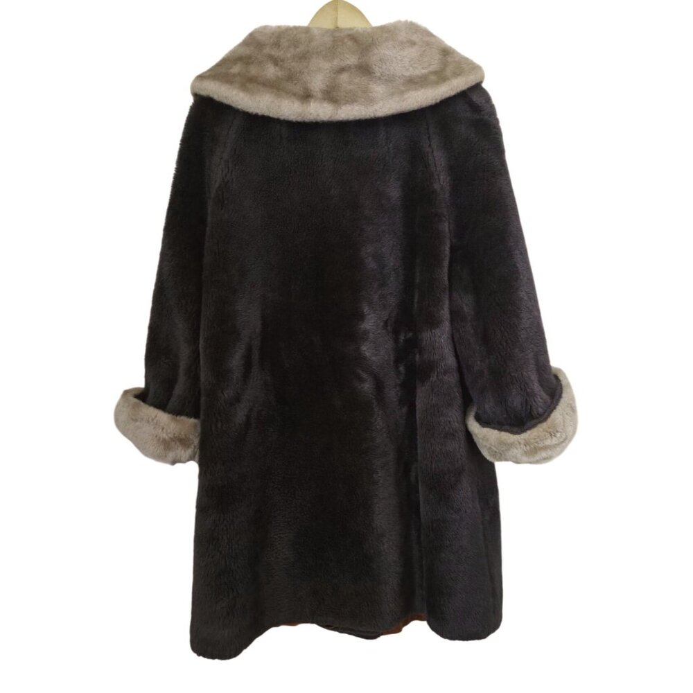 Vintage Brown Faux Fur Mid Length Coat w/ Button Front Closure - Union Made Sz 1 - Picture 2 of 7